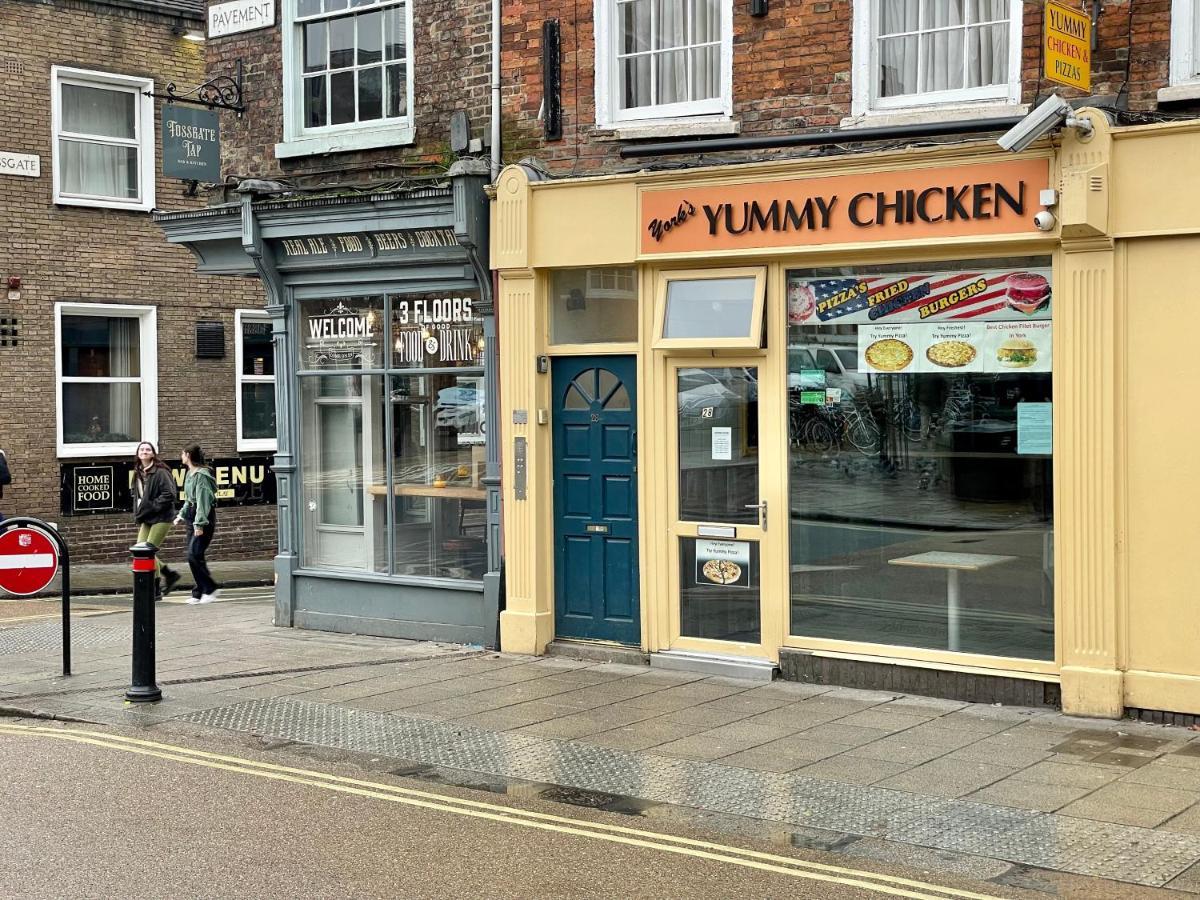 One Pavement At The Top Of The Shambles York Exterior photo